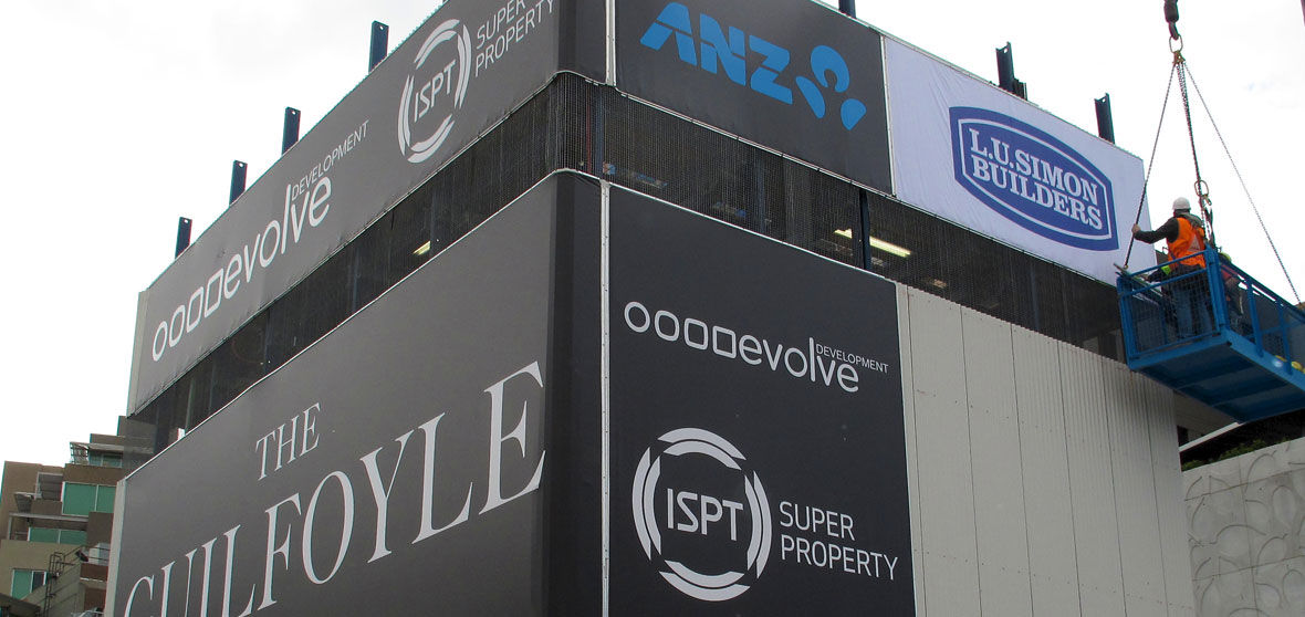 Vinyl Jump Form Signage by Mesh Direct